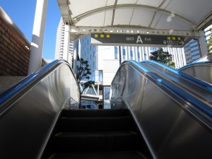 東京臨海高速鉄道 りんかい線 天王洲アイル駅 東京モノレールは、ここを右に曲がります