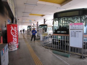 草津温泉駅 バスターミナル 2階バス乗り場