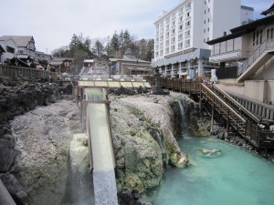 草津温泉 湯畑 大滝乃湯側から撮影