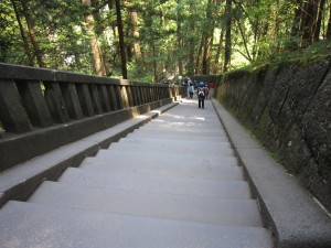 日光東照宮 奥宮への石段 かなり急です