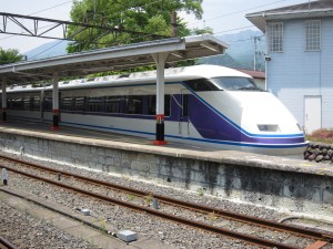 東武日光線 東武日光駅 5・6番ホーム 優等列車が発着します 特急スペーシアけごん 浅草行きが停車中