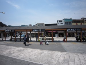 東武日光線 東武日光駅 中禅寺湖温泉行き、世界遺産めぐり循環バス、湯元温泉行きバス乗り場