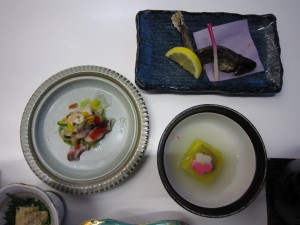 日光グランドホテル ほのかな宿 樹林 夕食 その2 後から出てきた煮物と焼き魚