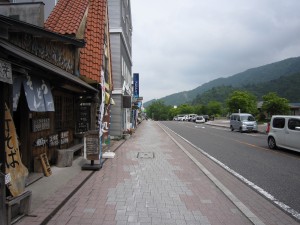 奥日光 中禅寺湖 湖畔 たくさんの飲食店が立ち並びます