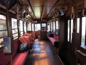 鹿児島市交通局 101型 観光電車 車内 鹿児島駅にて