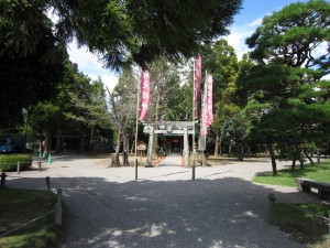 稲荷神社 全景 水前寺公園の中にあります