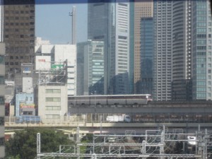 東京モノレール 1000系 浜松町駅付近を走行中