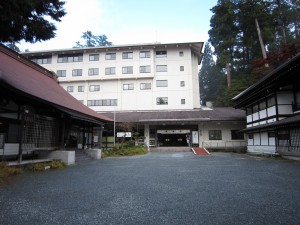 三峯神社 興雲閣 建物 三峯神の湯は3階にあります