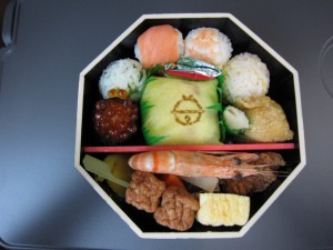 銀の鈴弁当 中身 手毬寿司が見ていて楽しいです