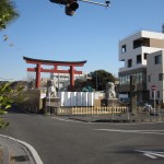 鶴岡八幡宮 参道 バリケードがあって中に入れなくなっていました