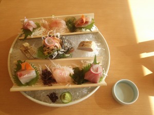 さざえ入り刺身盛り 赤沢温泉郷 赤沢日帰り温泉館にて