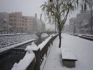 長崎市 眼鏡橋 今日は大雪でした