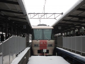 西日本鉄道大宰府線 8000型 旅人 太宰府駅にて