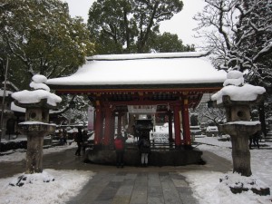 太宰府天満宮 手水舎 この日は大雪でした
