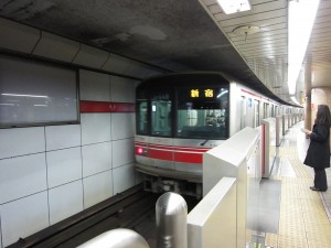 東京メトロ 丸の内線 02系 前面 銀座駅にて