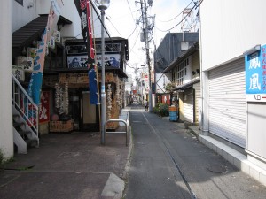 いわき駅の南西にある歓楽街・・・と言っても居酒屋さんが立ち並んでいるってことなんですが...
