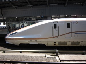北陸新幹線 W7系 側面 東京駅にて