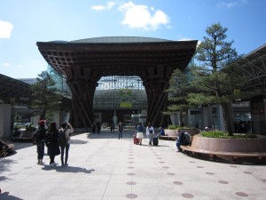 JR北陸新幹線 金沢駅 兼六園口 東口 鼓門