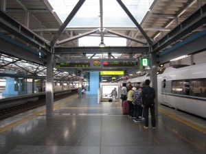 JR北陸本線 福井駅 4番線・5番線 主に敦賀・米原・大阪方面行きの列車が発着します