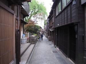 金沢 主計町茶屋街 路地を撮影
