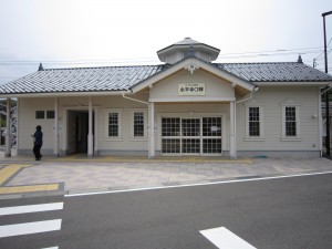えちぜん鉄道 勝山永平寺線 永平寺口駅 駅舎 正面から撮影