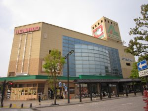 平和堂 アルプラザ 武生 越前武生駅とJR武生駅の間にあります