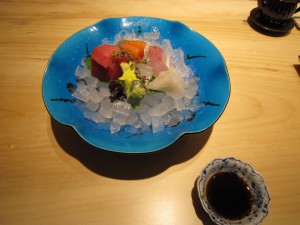 お刺身盛り合わせ 旬のお料理らでんにて