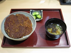 ソースカツ丼 カツが3枚も乗っています 福福茶屋にて