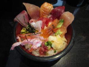近江町丼 近江町市場 海鮮どん屋にて