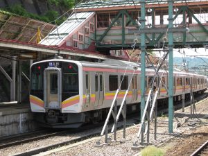 JR上越線 E129系 前面 水上駅にて