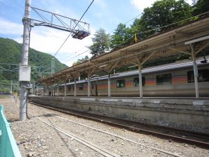 JR上越線 E26系客車 寝台特急カシオペア 水上駅にて
