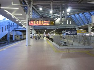 小田急電鉄 小田急線 小田原駅 9番線・10番線 主に海老名・町田・新宿方面行きが発着します