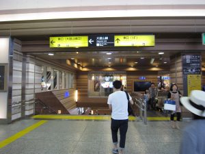 伊豆箱根鉄道 大雄山線 小田原駅 大雄山線への案内看板
