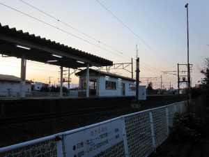 JR東北本線 仙北町駅 待合室とホーム