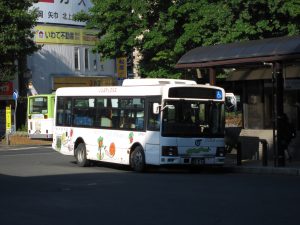 岩手県交通 盛岡都心循環バス でんでんむし 車両 盛岡駅にて