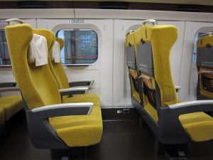 秋田新幹線 こまち E6系 シート側面