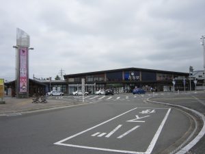 JR東北本線 花巻駅 駅舎 かなり新しくて立派です