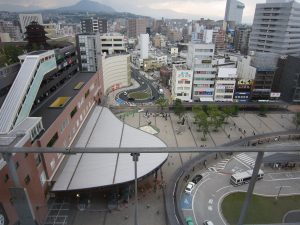 JR九州ホテルブラッサム大分 ダブルルーム 窓から見える大分駅 府内中央口 駅前広場