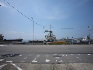 新川町2丁目交差点 レンガ通りをずーっとまっすぐ歩くとここに着きます