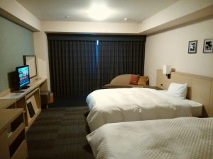 別府温泉 亀の井ホテル ツインルーム 室内 玄関から撮影