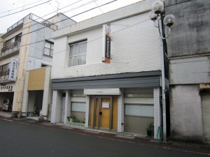 JR土讃線 須崎駅 鍋焼きプリンと鍋焼きタルトのお店だったみたいですが、潰れたみたいです