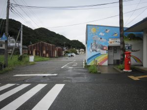 JR土讃線 須崎駅 駅前にて 懐かしいポストがあります