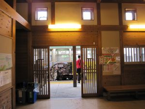 土佐電鉄 伊野駅 駅舎内部