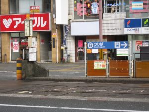 土佐電鉄 デンテツターミナルビル前電停 はりまや橋交差点から後免町方向にあります