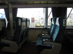 JR四国 2000系 特急南風 自由席シート 横から撮影
