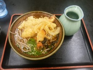 出雲そば 天ぷらそば 出雲市駅にて