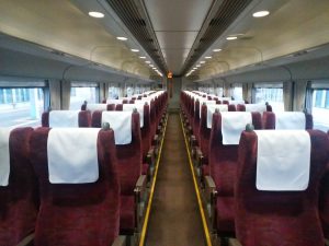 特急やくも 普通車 車内