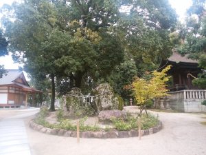 阿知神社 磐境、磐座、鶴亀の石組