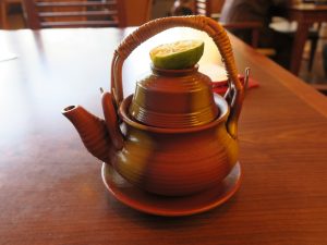 地鶏と松茸の土瓶蒸し 外観 舞浜ユーラシアにて