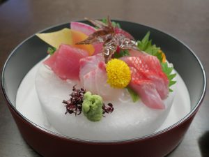 お刺身盛り合わせ 箱根湯本温泉 天成園にて